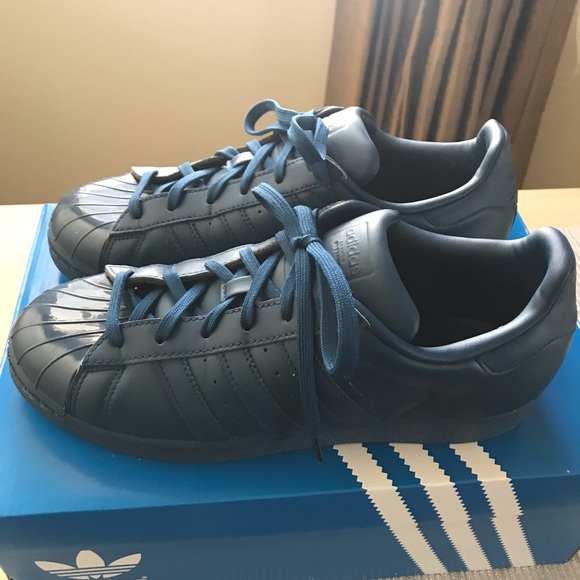 Superstar Sneakers - Picture 4 of 6